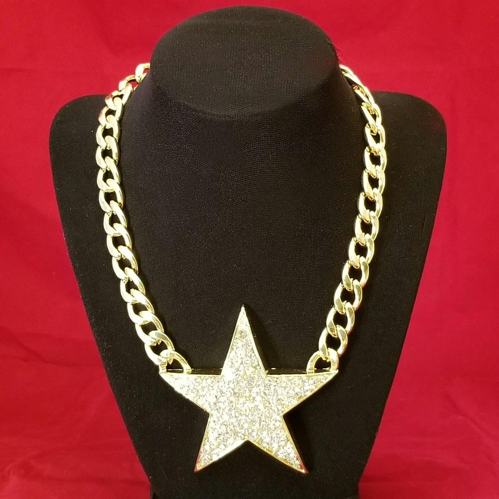 Queen Glass Stone Pave Star Shape Pendant Chain